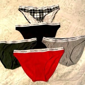 Assorted Logo briefs, Calvin Klein Size S